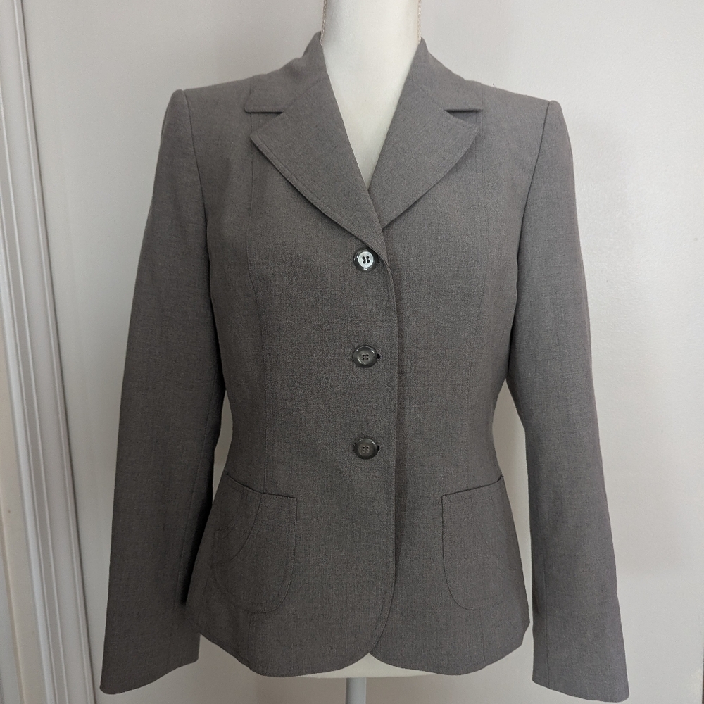 Tahari Arthur S Levine Blazer size 8P
